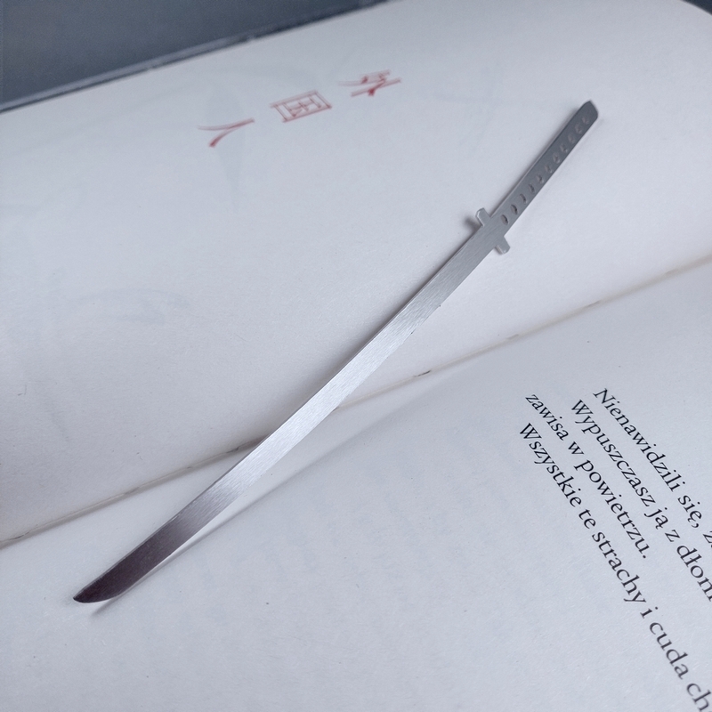 Metalowa zakładka do książki katana ze stali szlachetnej