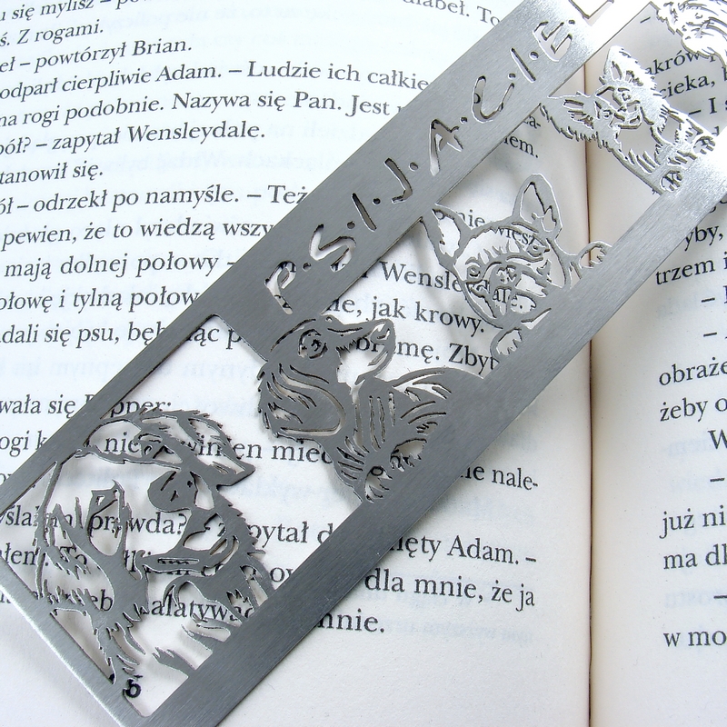 metalowa zakładka z Golden retrieverem, jamnikiem i buldożkiem francuskim