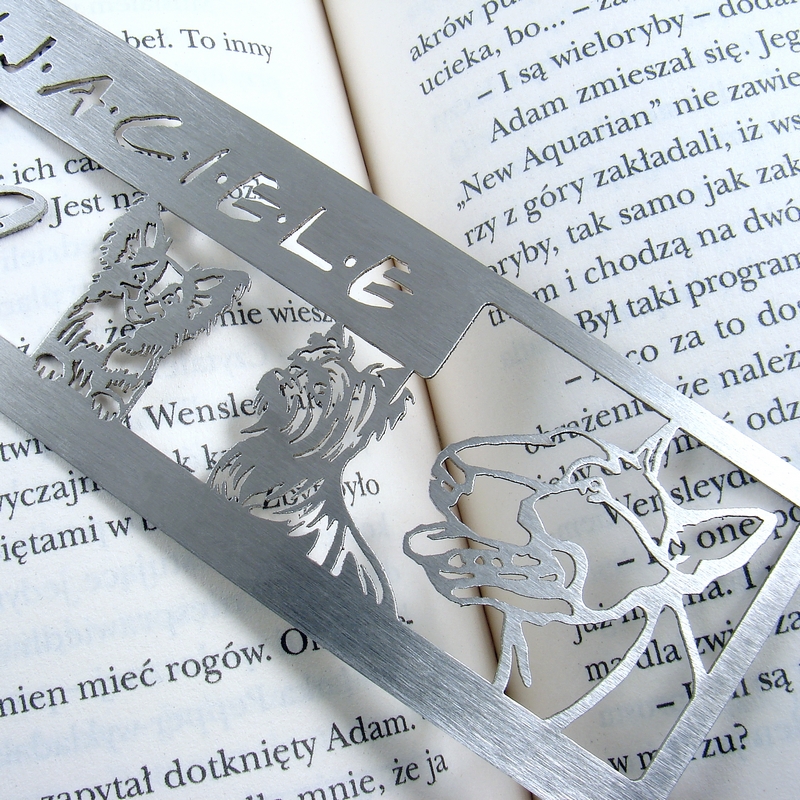 metalowa zakładka z bulterierem, yorkiem i papillonem